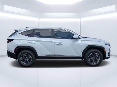 New 2026 Hyundai Tucson Blue SE AWD/4WD image 2