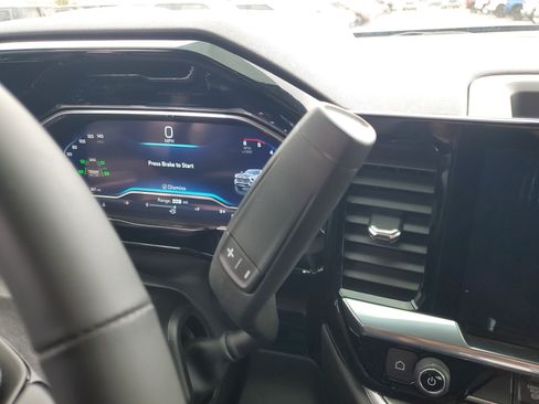 Used 2025 Chevrolet Silverado 2500 LTZ w/ LTZ Premium Package image 21