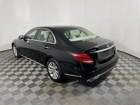 Used 2017 Mercedes-Benz E 300 4MATIC image 3