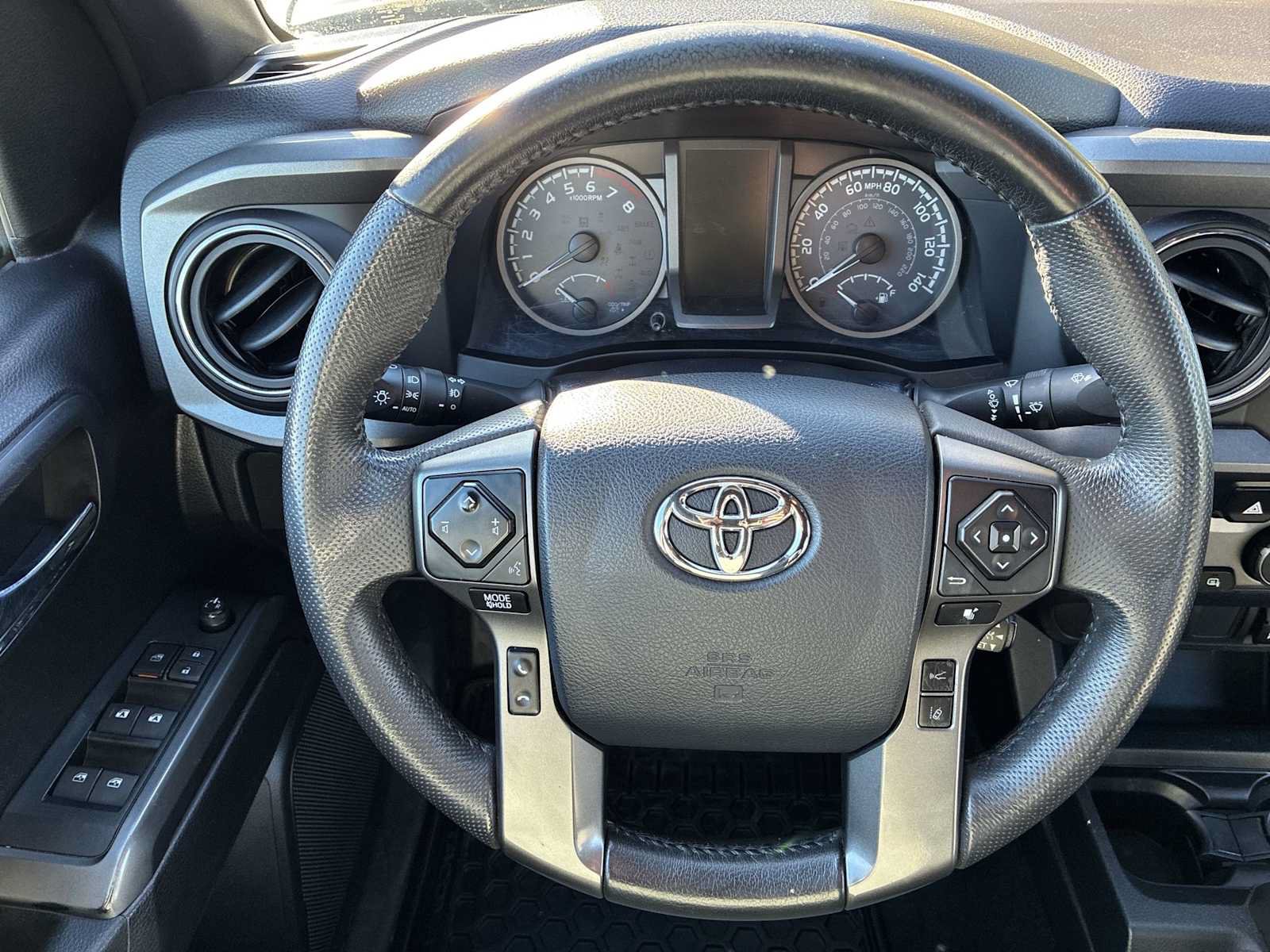 Used 2020 Toyota Tacoma TRD Sport AWD/4WD image 11