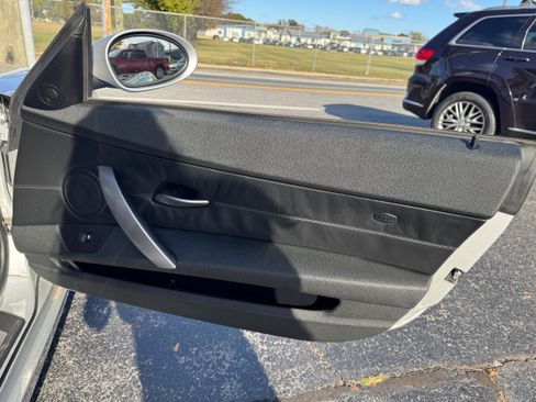 Used 2006 BMW Z4 3.0i image 12