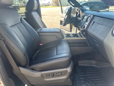 Used 2011 Ford F250 Lariat w/ FX4 Off Road Pkg image 21