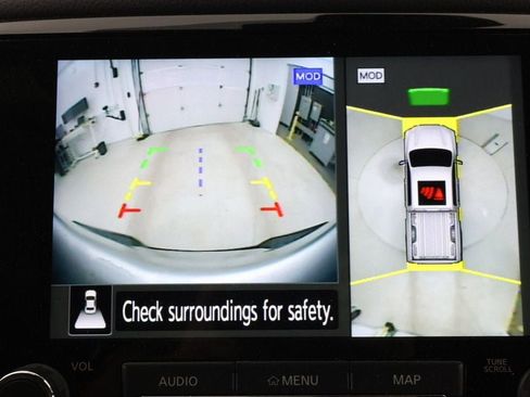 Used 2022 Nissan Titan Platinum Reserve w/ Moonroof Package image 18