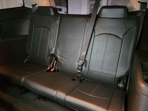 Certified 2017 Chevrolet Traverse LT image 12