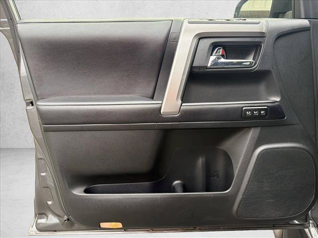Used 2016 Toyota 4Runner Limited AWD/4WD image 10