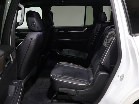 Used 2025 GMC Acadia Denali w/ Super Cruise Package AWD/4WD image 19