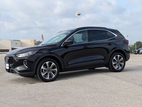 Certified 2023 Ford Escape Platinum w/ Premium Technology Package AWD/4WD image 5