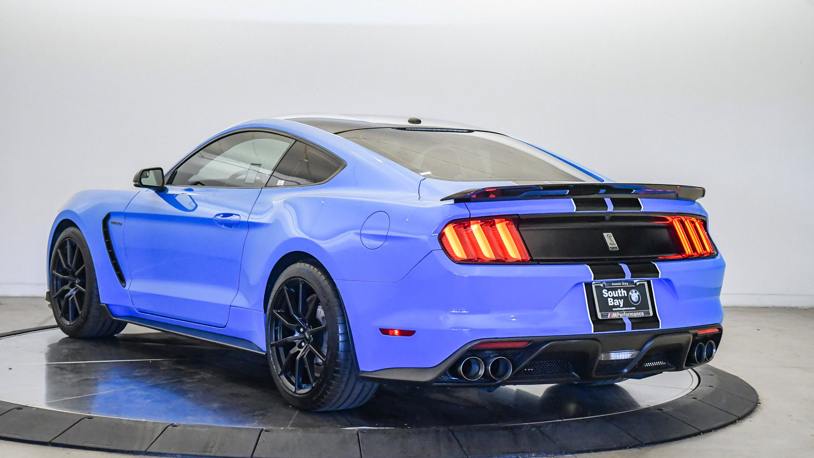 Used 2017 Ford Mustang Shelby GT350 w/ Electronics Package RWD image 2
