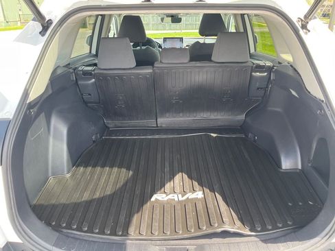 Used 2019 Toyota RAV4 XLE w/ Convenience Package image 25