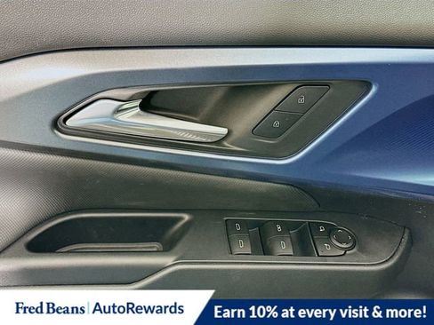 New 2026 Chevrolet Equinox EV LT image 17