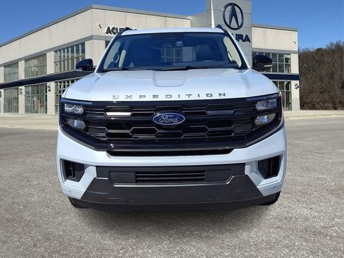 Used 2025 Ford Expedition Active image 2
