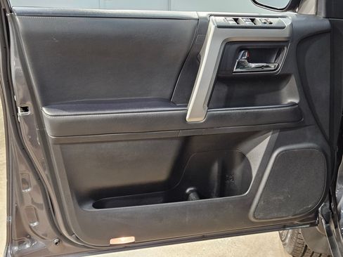 Used 2023 Toyota 4Runner SR5 AWD/4WD image 20