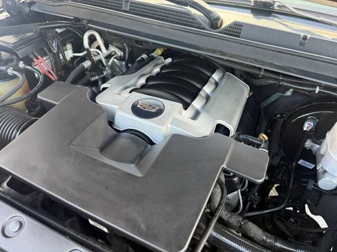 Used 2019 Cadillac Escalade Luxury AWD/4WD image 63