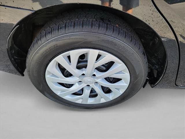 Used 2019 Toyota Corolla LE FWD image 11