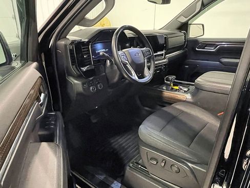 Used 2024 Chevrolet Silverado 1500 RST w/ Convenience Package II image 3