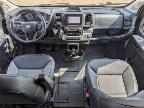 Used 2024 RAM ProMaster 2500 w/ Convenience Group FWD image 12
