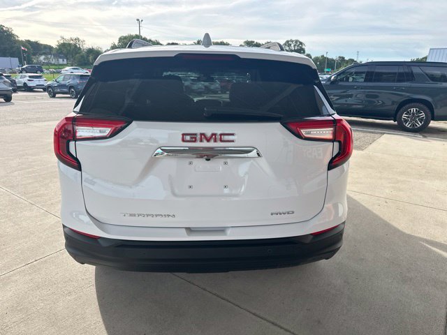 Used 2024 GMC Terrain SLE w/ Driver Convenience Package AWD/4WD image 9