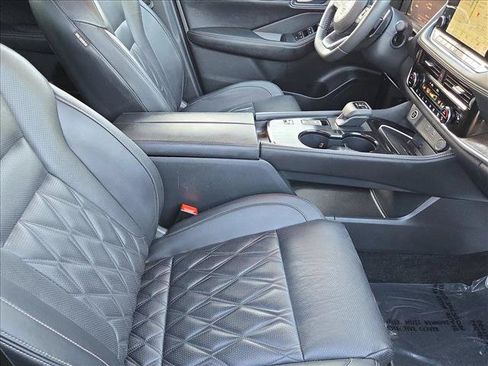 Used 2021 Nissan Rogue Platinum FWD image 22