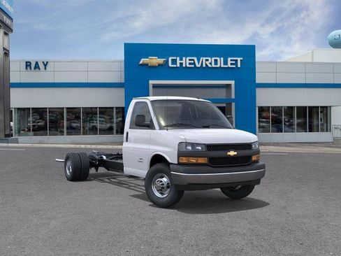 New 2026 Chevrolet Express 3500 w/ Power Convenience Package RWD image 28