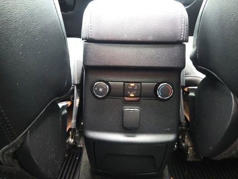 Used 2016 Ford Explorer XLT w/ Equipment Group 202A AWD/4WD image 19