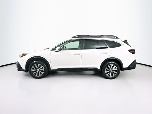Used 2022 Subaru Outback Premium image 4