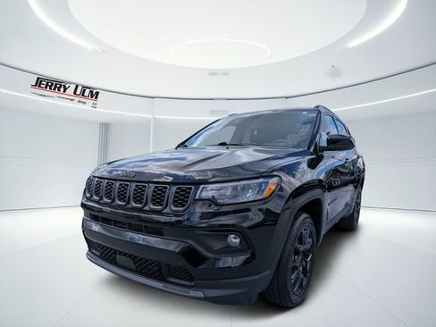Certified 2025 Jeep Compass Latitude w/ Convenience Group AWD/4WD image 7