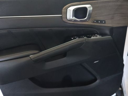 Used 2023 Kia Sorento SX Prestige image 17