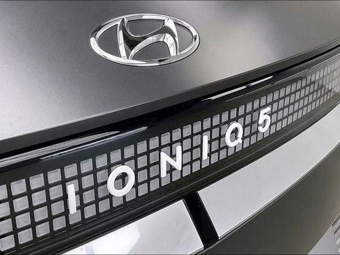 Certified 2023 Hyundai Ioniq 5 Limited AWD/4WD image 9