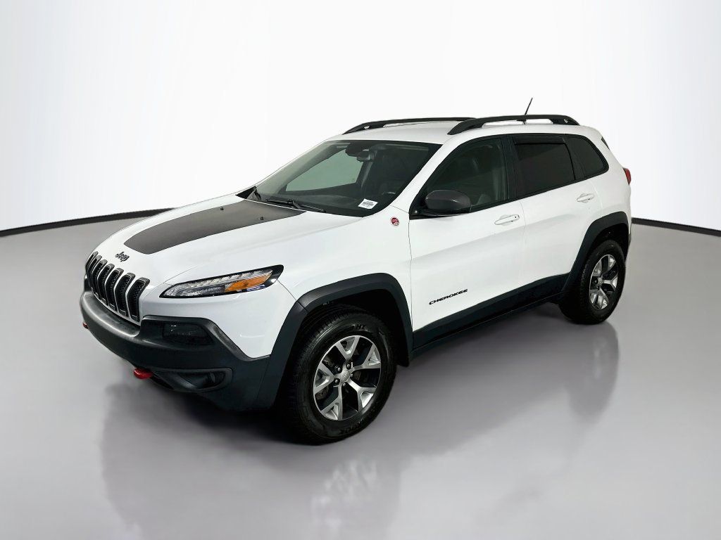 Used 2018 Jeep Cherokee Trailhawk AWD/4WD image 3