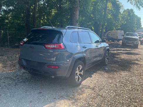 Used 2014 Jeep Cherokee Trailhawk w/ Comfort/Convenience Group AWD/4WD image 5
