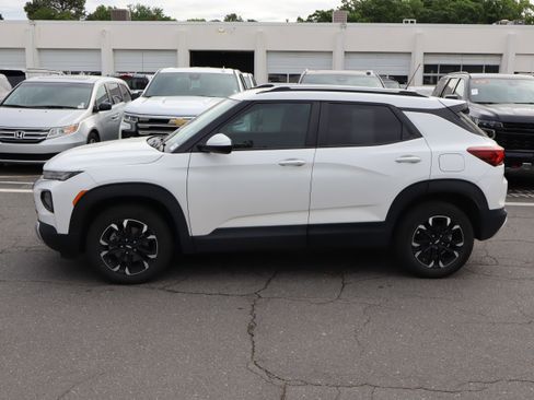 Used 2023 Chevrolet TrailBlazer LT w/ Convenience Package AWD/4WD image 7