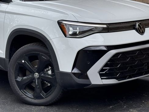 New 2025 Volkswagen Taos SEL image 39