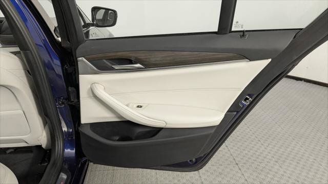 Used 2018 BMW 540i w/ Premium Package RWD image 15
