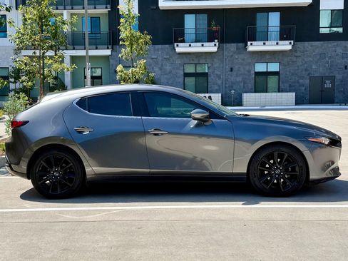 Used 2019 MAZDA MAZDA3 AWD Hatchback w/ Premium Pkg image 4