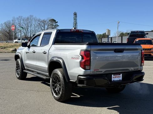 Used 2024 Chevrolet Colorado Trail Boss w/ Technology Package image 6