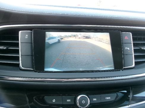 Used 2019 Buick Enclave Essence image 27