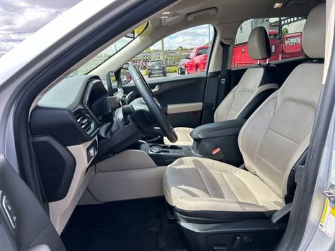 Used 2020 Ford Escape Titanium AWD/4WD image 29