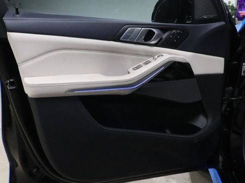 Used 2020 BMW X7 M50i w/ Dynamic Handling Package image 8