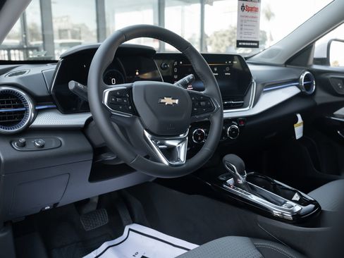 New 2026 Chevrolet Trax LT w/ Driver Confidence Package image 14