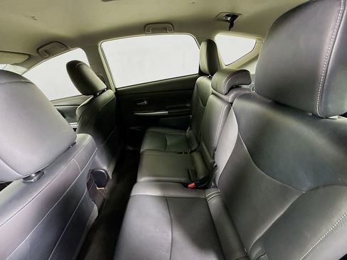 Used 2016 Toyota Prius V Four image 21