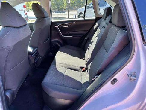 Used 2021 Toyota RAV4 XLE w/ XLE Grade Weather Package AWD/4WD image 12