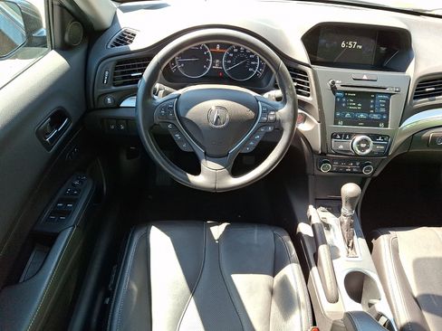 Used 2022 Acura ILX w/ Premium Package FWD image 4
