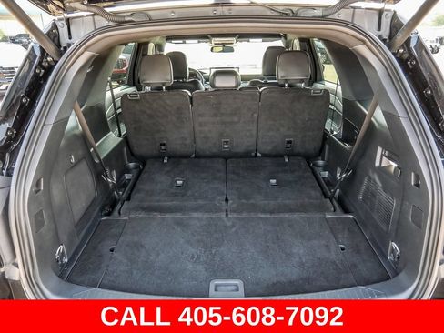 Used 2025 Ford Explorer ST-Line w/ ST-Line Street Pack AWD/4WD image 14