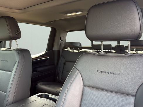 Used 2024 GMC Sierra 1500 Denali w/ Denali Reserve Package AWD/4WD image 9