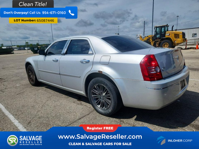 Used 2010 Chrysler 300 Touring RWD image 3