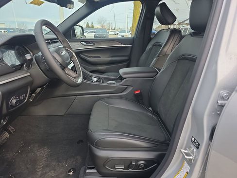 New 2026 Jeep Grand Cherokee Altitude AWD/4WD image 8