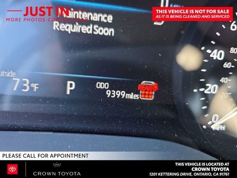 Used 2026 Toyota Sienna XLE FWD image 5