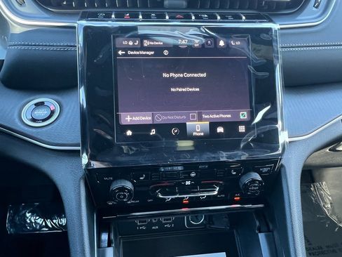 New 2025 Jeep Grand Cherokee L Altitude image 11