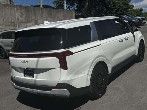Used 2026 Kia Carnival FWD image 7