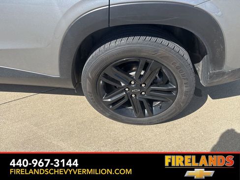 Used 2025 Chevrolet Trax ACTIV w/ Sunroof Package image 22